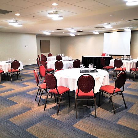 Holiday Inn Express And Suites Surrey By Ihg Extérieur photo