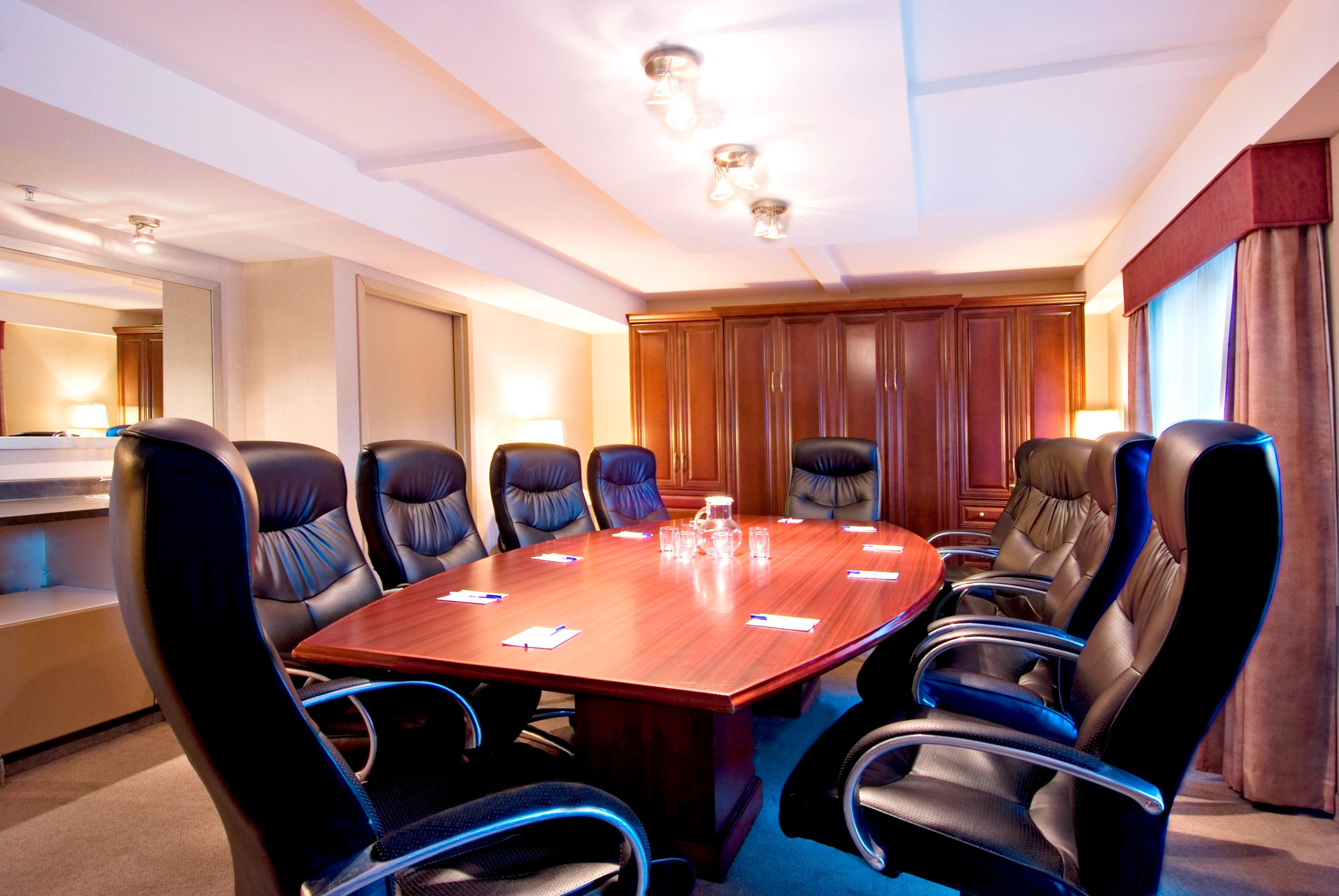 Holiday Inn Express And Suites Surrey By Ihg Extérieur photo