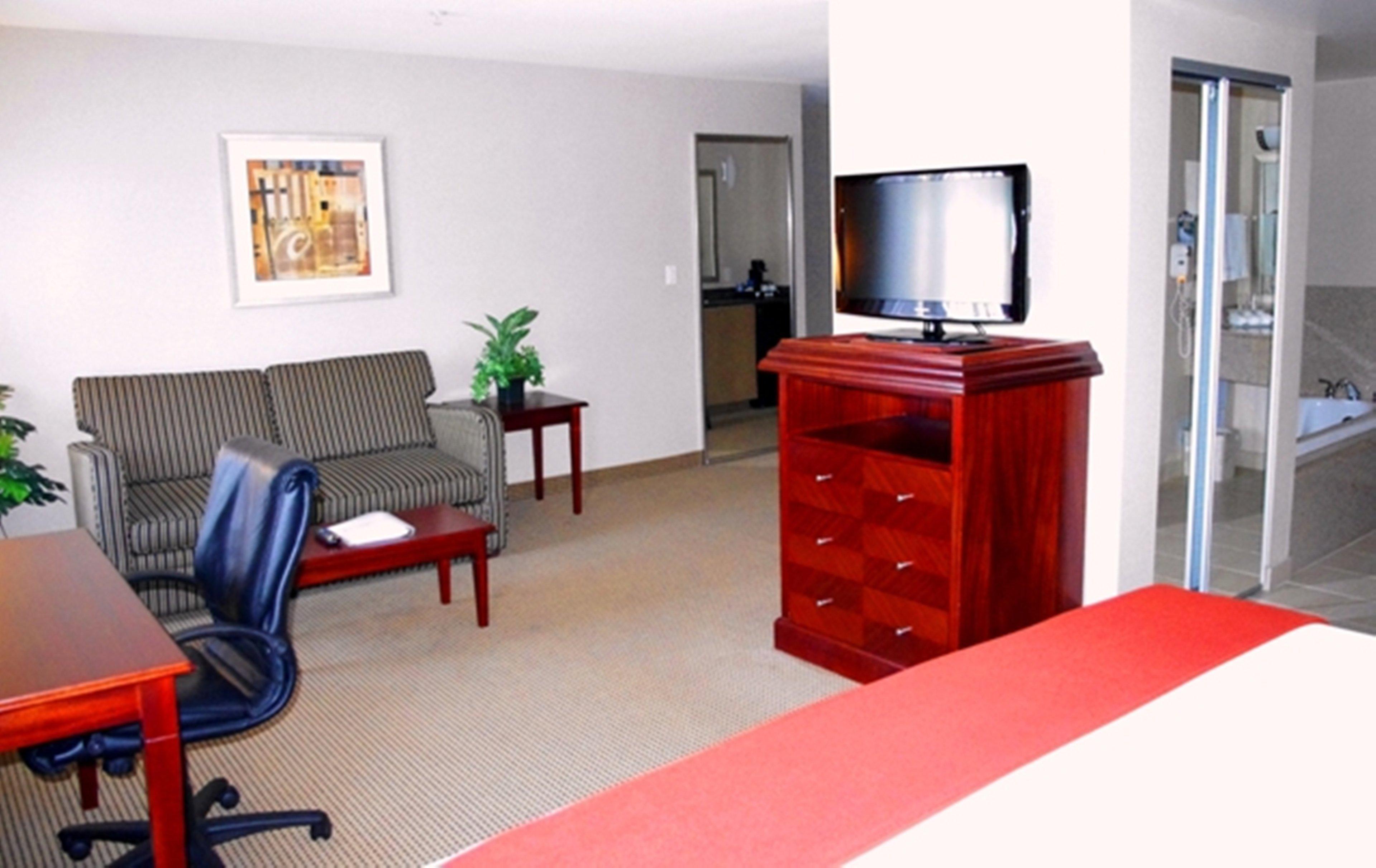 Holiday Inn Express And Suites Surrey By Ihg Extérieur photo