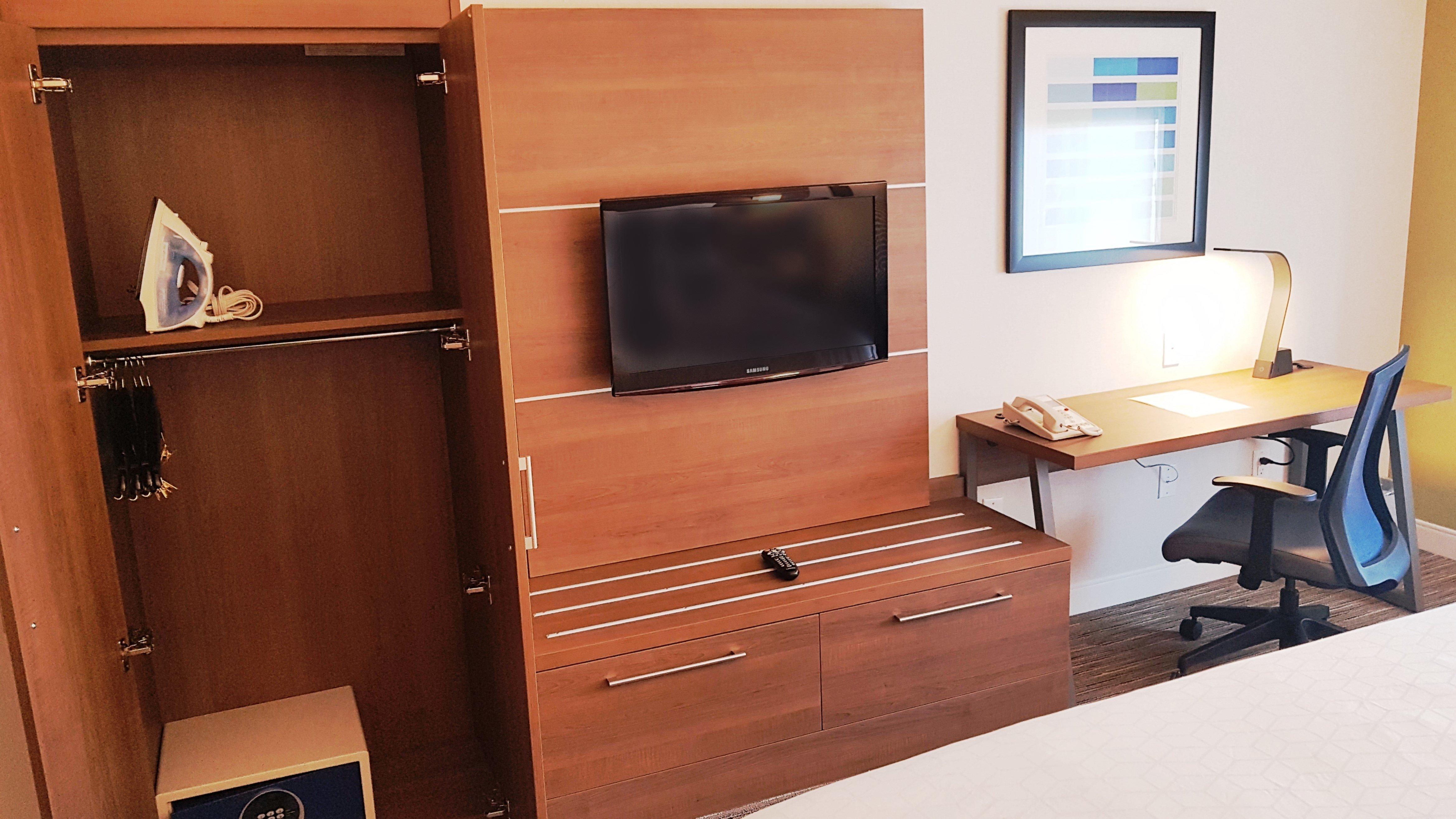 Holiday Inn Express And Suites Surrey By Ihg Extérieur photo