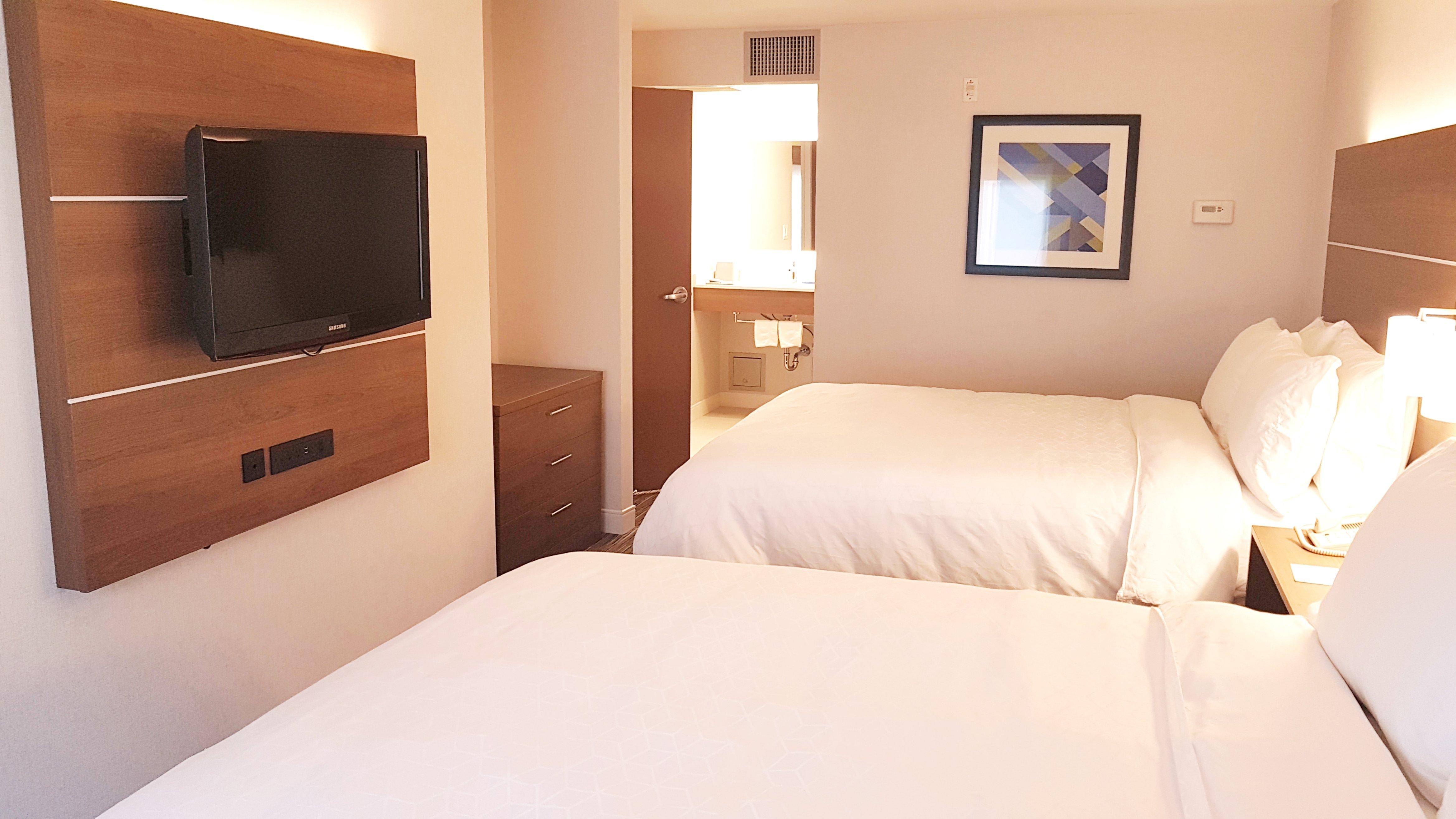 Holiday Inn Express And Suites Surrey By Ihg Extérieur photo
