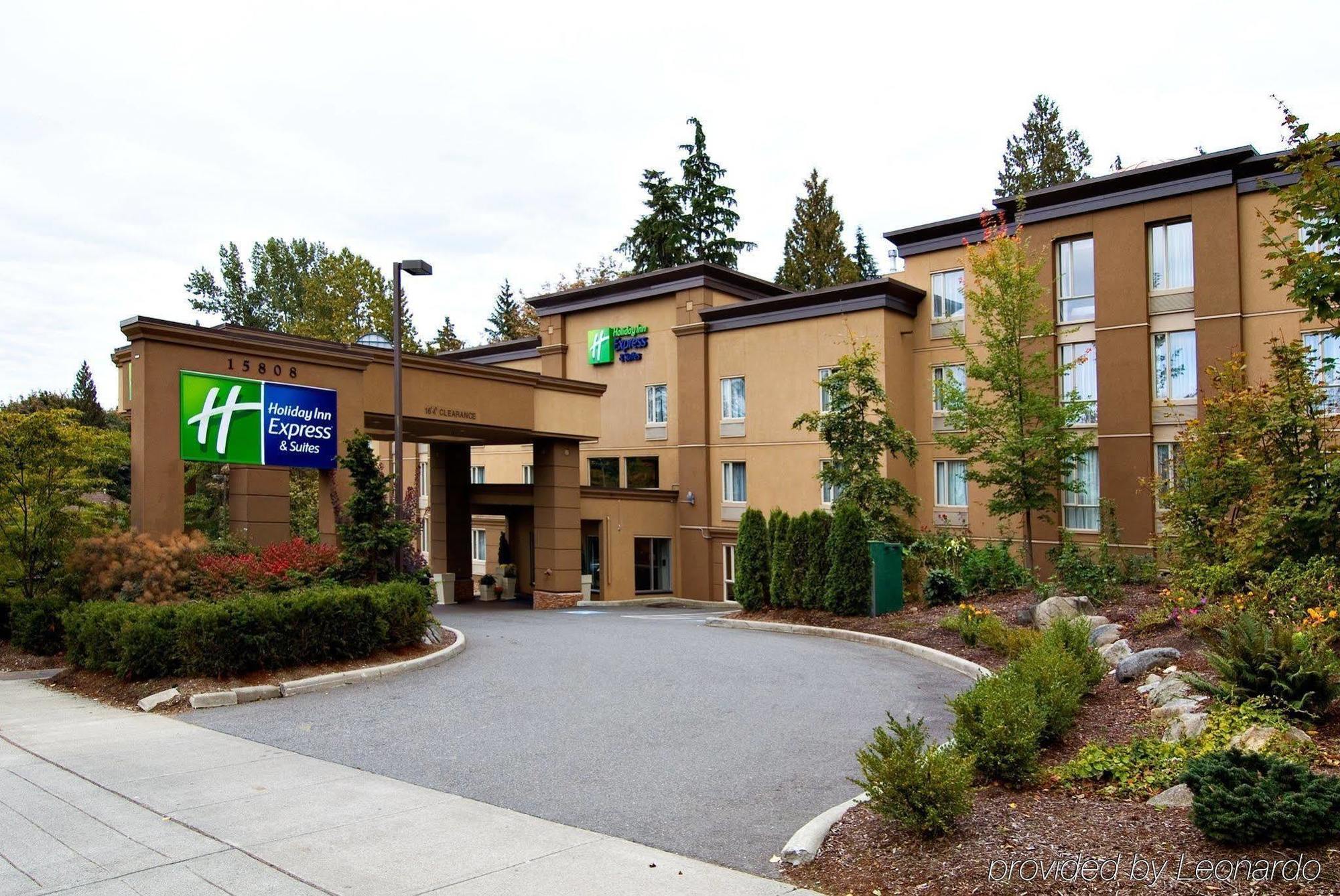 Holiday Inn Express And Suites Surrey By Ihg Extérieur photo